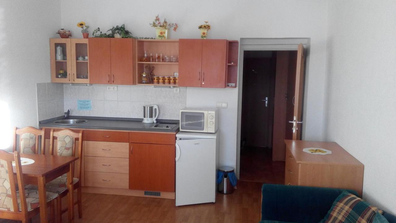 Almet, Apartmanove Studio 205 Доновали Номер фото